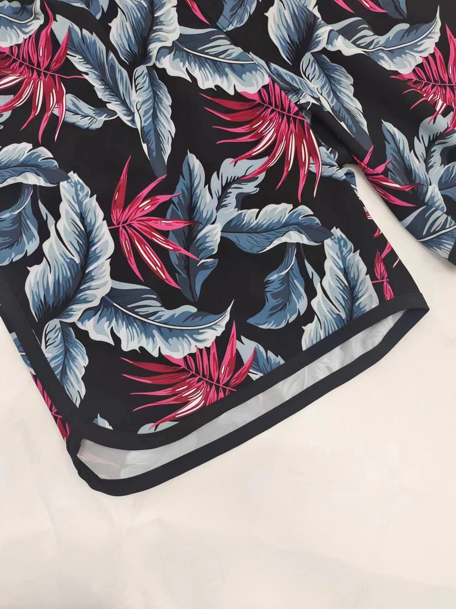🌴 Men’s Printed Beach Shorts – Vacation Style