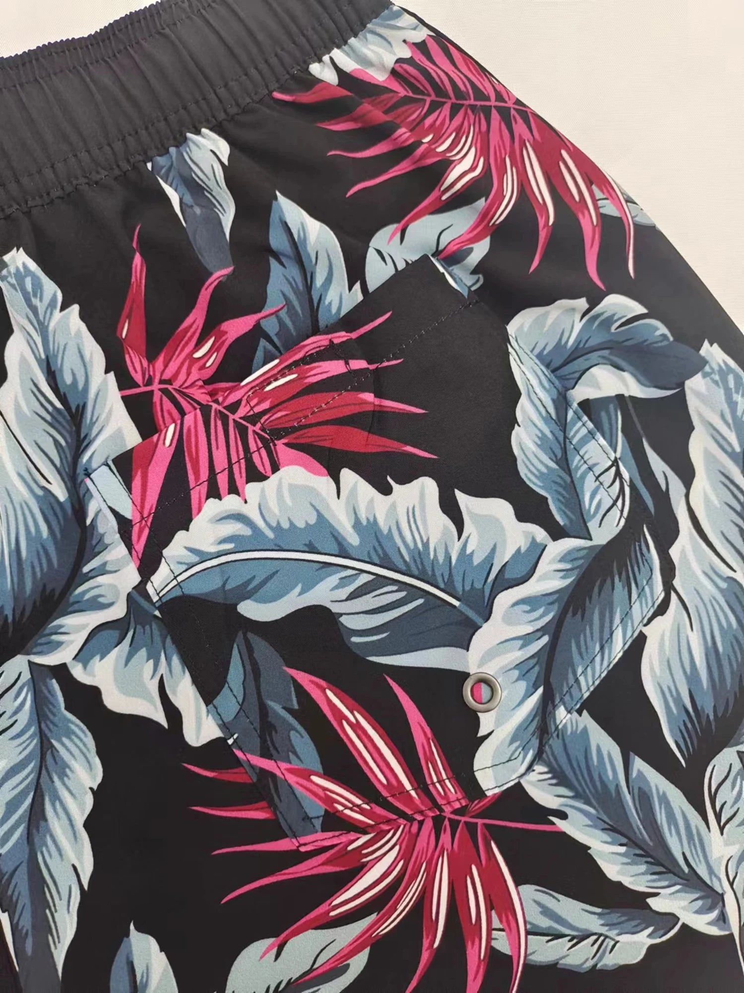 🌴 Men’s Printed Beach Shorts – Vacation Style