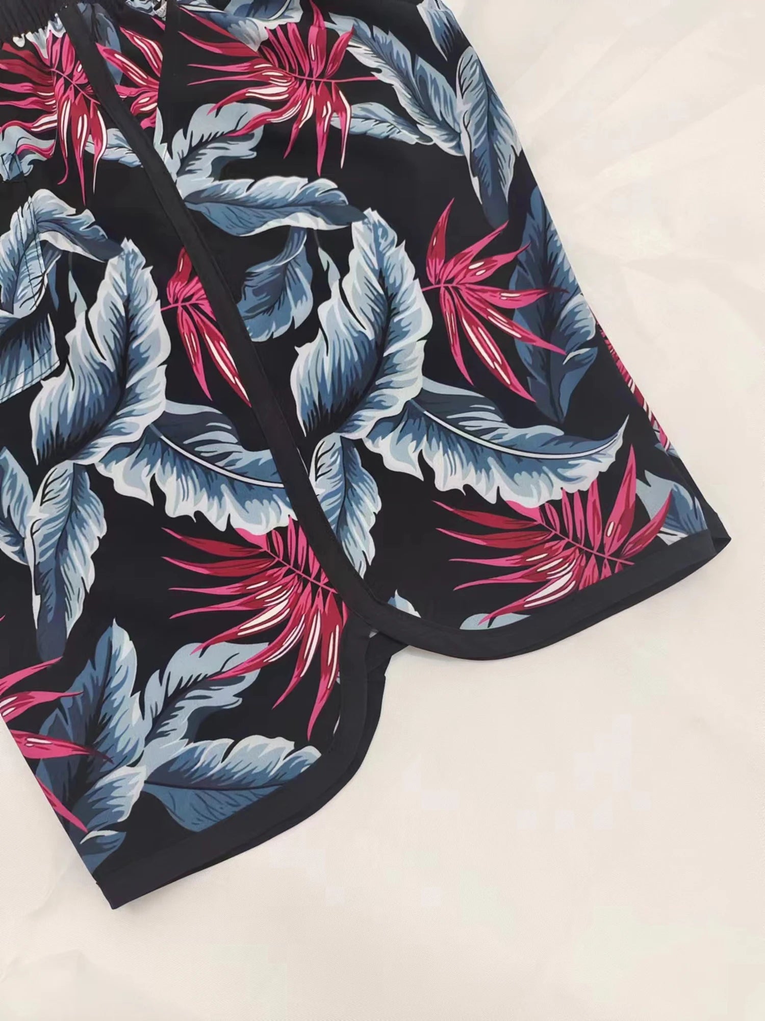 🌴 Men’s Printed Beach Shorts – Vacation Style
