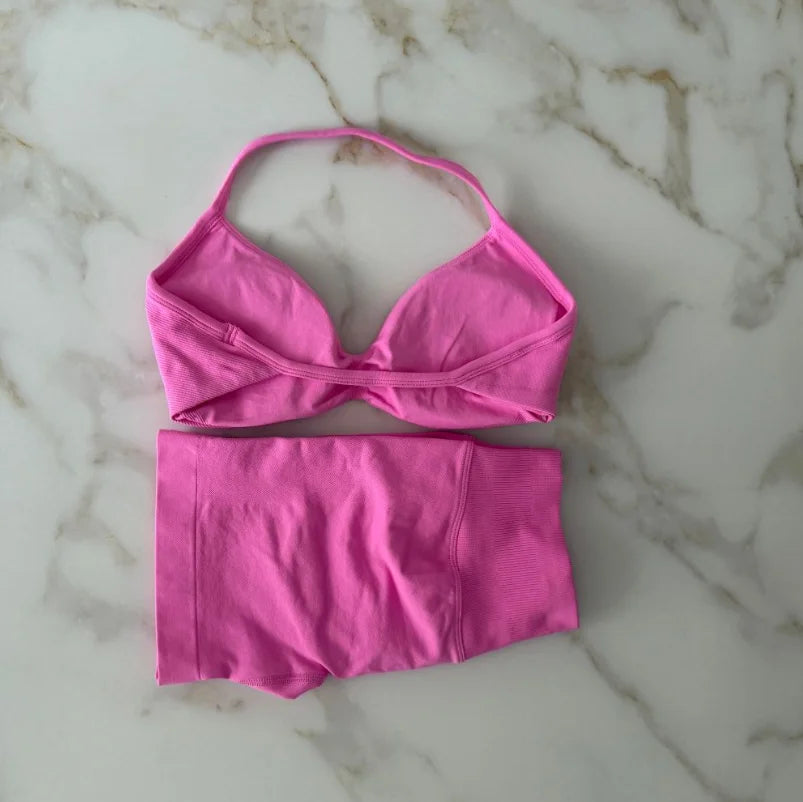 💕 2 Piece Women’s Yoga Set – Strappy Bra & Scrunch Shorts