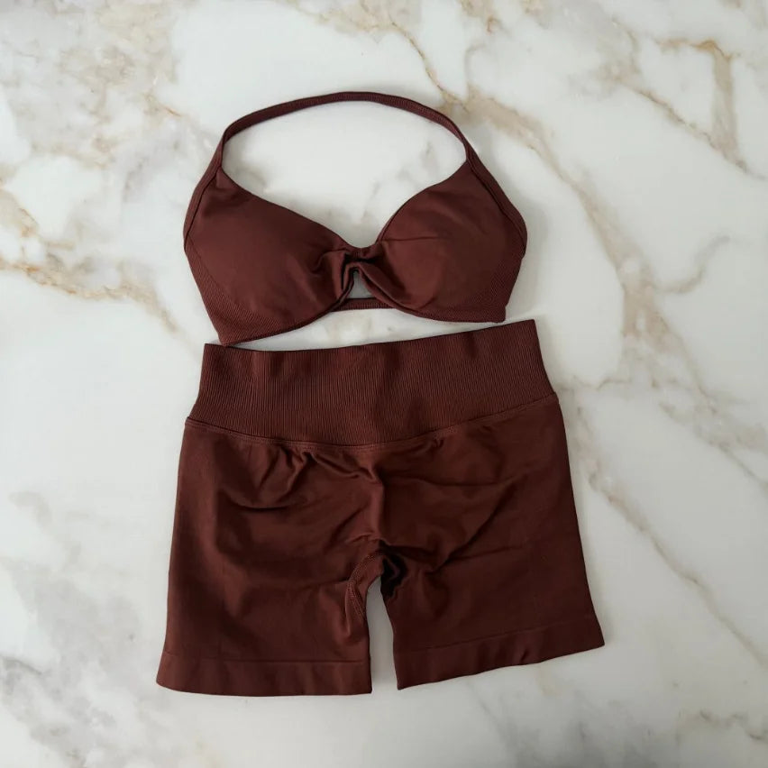 💕 2 Piece Women’s Yoga Set – Strappy Bra & Scrunch Shorts