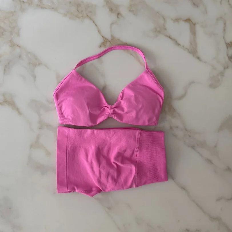 💕 2 Piece Women’s Yoga Set – Strappy Bra & Scrunch Shorts